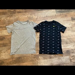 2 Nike t-shirts